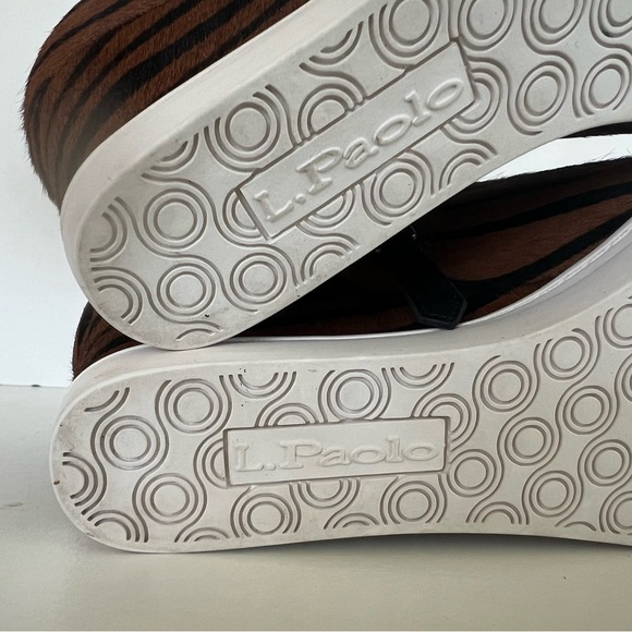 Linea Paolo Felicia III Wedge Sneaker, Caramel/Black Tiger Stripe Calf Hair, 7.5 - Picture 10 of 11